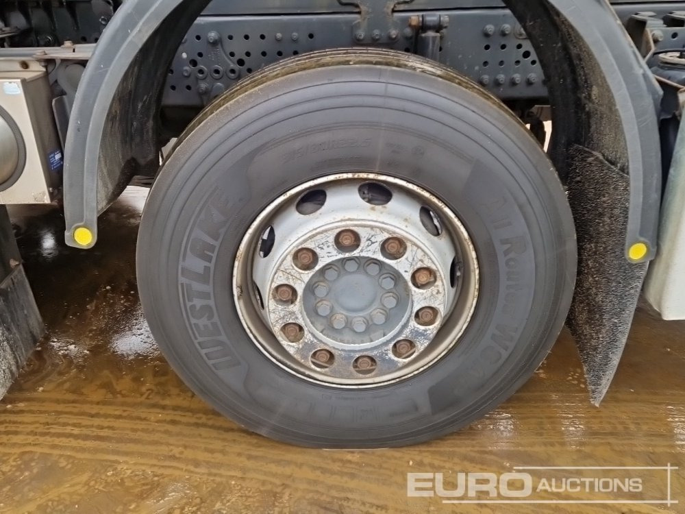 Грузовик-цистерна 2017 Mercedes Arocs 3240: фото 10