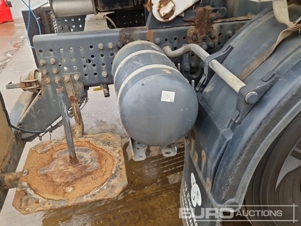 Грузовик-цистерна 2017 Mercedes Arocs 3240: фото 35