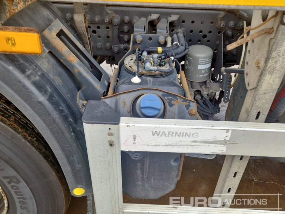 Грузовик-цистерна 2017 Mercedes Arocs 3240: фото 21