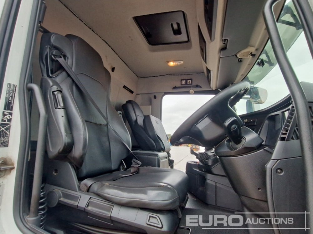 Грузовик-цистерна 2017 Mercedes Arocs 3240: фото 46