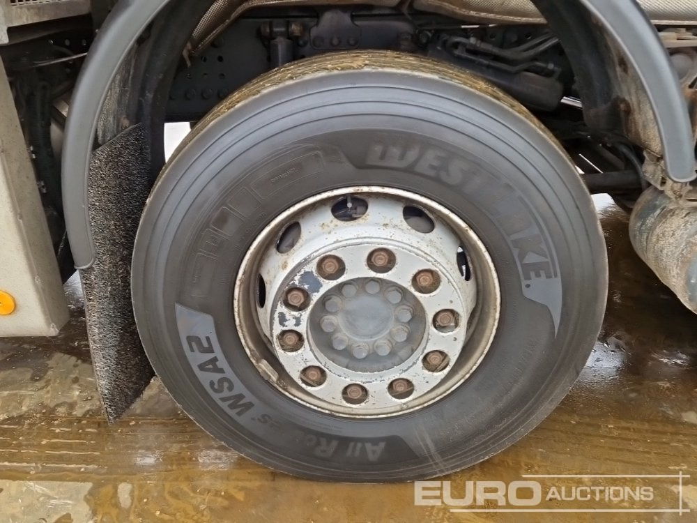 Грузовик-цистерна 2017 Mercedes Arocs 3240: фото 15