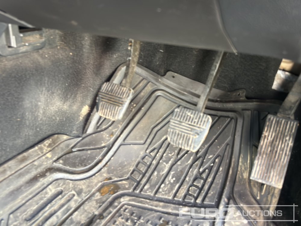 Пикап 2018 Nissan Navara: фото 16