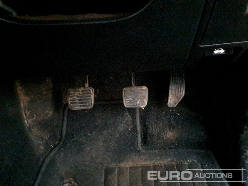 Пикап 2021 Isuzu D-Max: фото 38