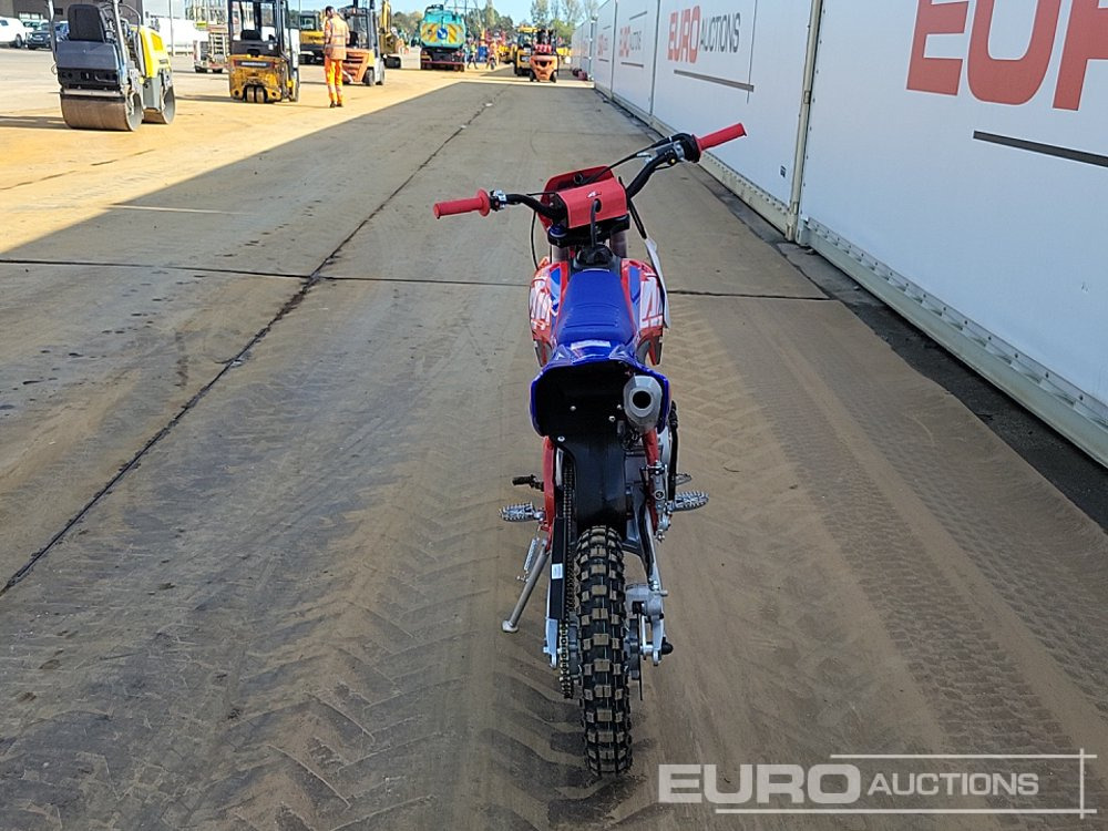2025 Apollo Thunder 125cc Motorcross Bike, 14" Front, 12" Rear Tyres, Electric Start, Air Cooled, Hydraulic Suspension, Disc Brakes, Lighting Kit (UNASSEMBLED) - Мотоцикл: фото 4 2025 Apollo Thunder 125cc Motorcross Bike, 14" Front, 12" Rear Tyres, Electric Start, Air Cooled, Hydraulic Suspension, Disc Brakes, Lighting Kit (UNASSEMBLED) - Мотоцикл: фото 4