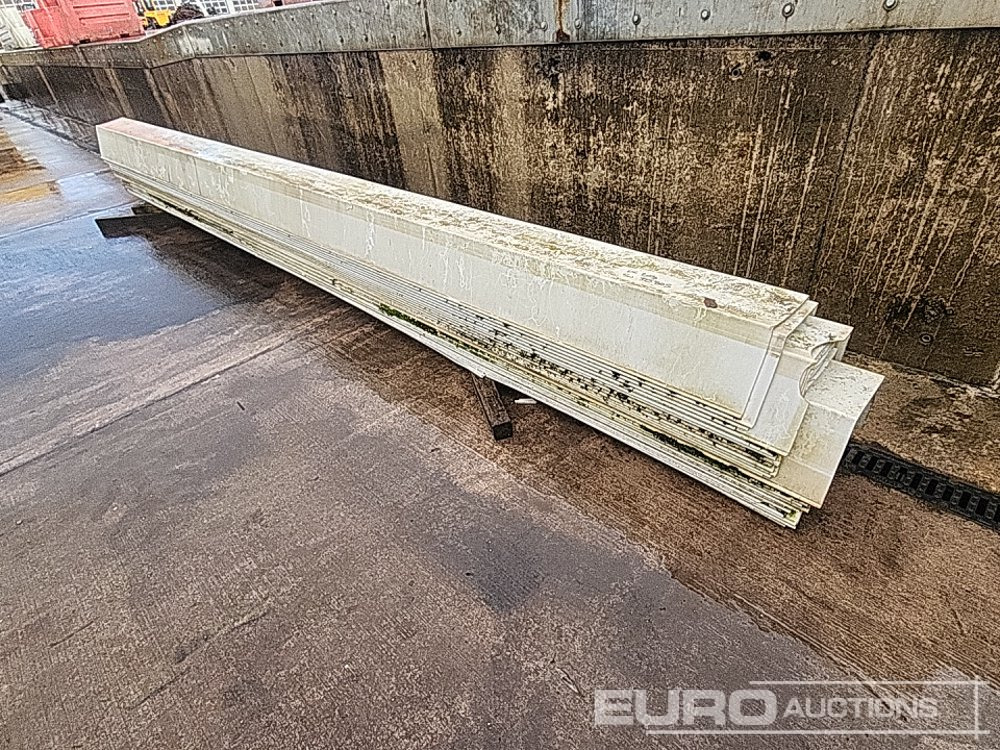 6m Pladtic Plastic Flashing/Gutter - Инструмент/ Оборудование: фото 2 6m Pladtic Plastic Flashing/Gutter - Инструмент/ Оборудование: фото 2