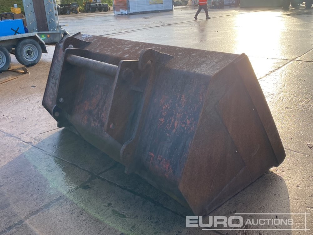 80" Front Loading Bucket to suit Manitou Telehandler - Ковш: фото 3 80" Front Loading Bucket to suit Manitou Telehandler - Ковш: фото 3