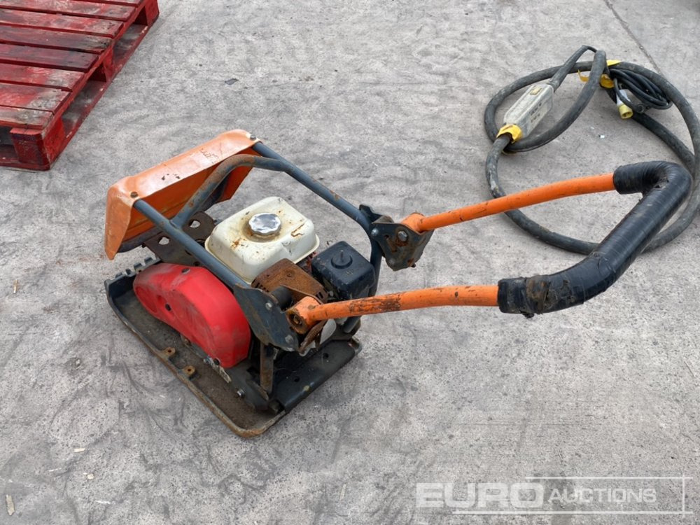 Belle Petrol Compaction Plate - Асфальтоукладочная техника: фото 2 Belle Petrol Compaction Plate - Асфальтоукладочная техника: фото 2