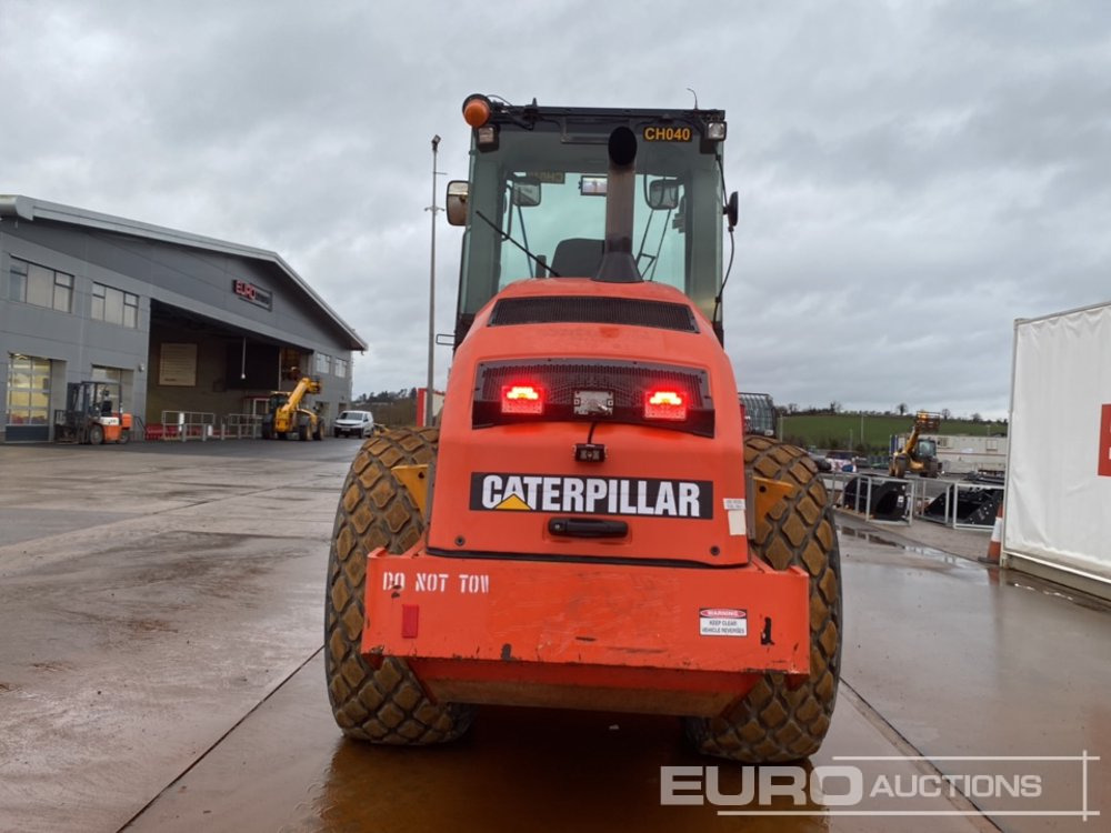 CAT CS74 - Каток: фото 4 CAT CS74 - Каток: фото 4