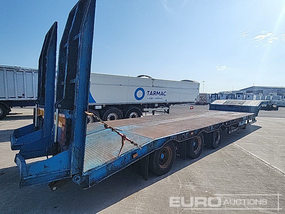 Chieftain Tri Axle Extendable Step Frame Low Loader Trailer, Hydraulic Ramps - Низкорамный полуприцеп: фото 3 Chieftain Tri Axle Extendable Step Frame Low Loader Trailer, Hydraulic Ramps - Низкорамный полуприцеп: фото 3