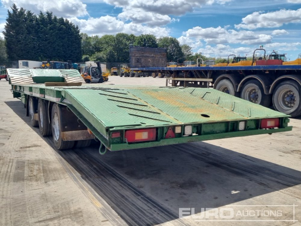 General Trailers Tri Axle Step Frame Low Loader Trailer - Низкорамный полуприцеп: фото 3 General Trailers Tri Axle Step Frame Low Loader Trailer - Низкорамный полуприцеп: фото 3