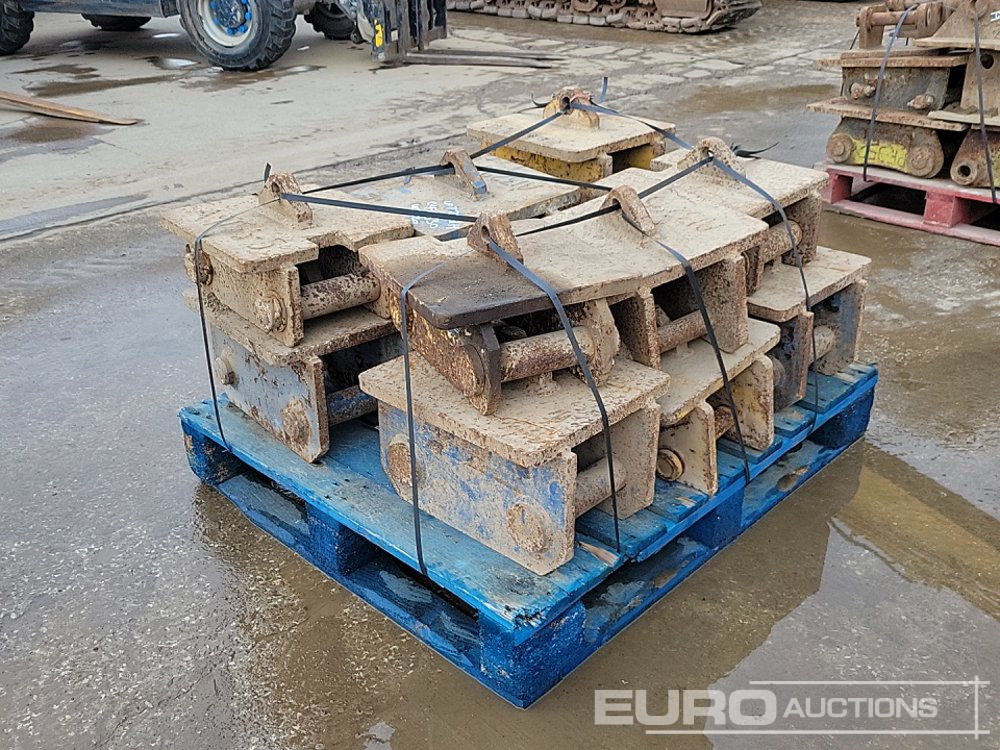 Headstock (12 of) 45-60mm Pin to suit 4-12 Ton Excavator - Гидромолот: фото 1 Headstock (12 of) 45-60mm Pin to suit 4-12 Ton Excavator - Гидромолот: фото 1
