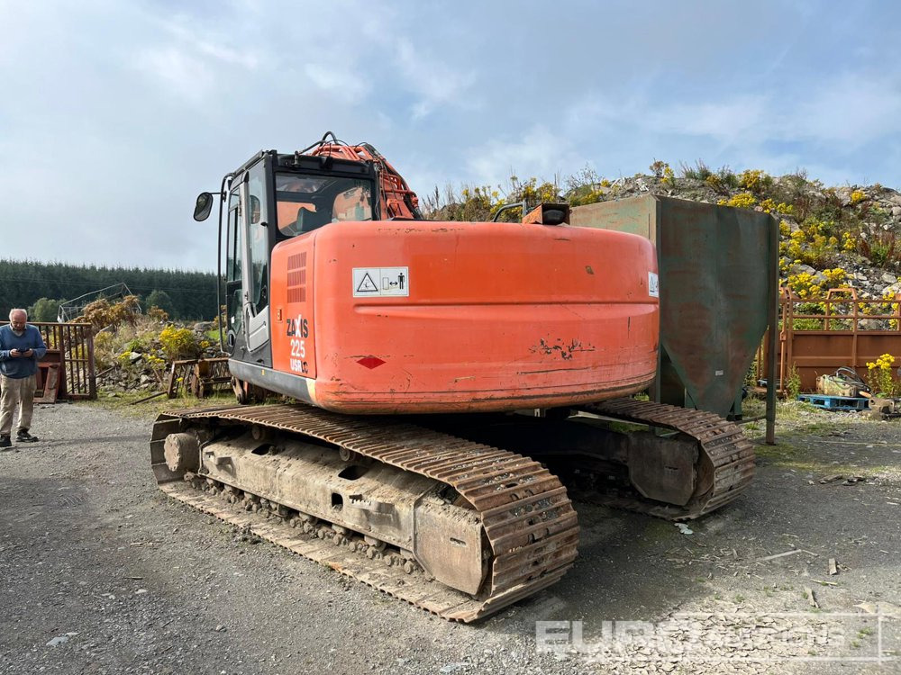 Hitachi ZX225USRLC-3 - Гусеничный экскаватор: фото 2 Hitachi ZX225USRLC-3 - Гусеничный экскаватор: фото 2