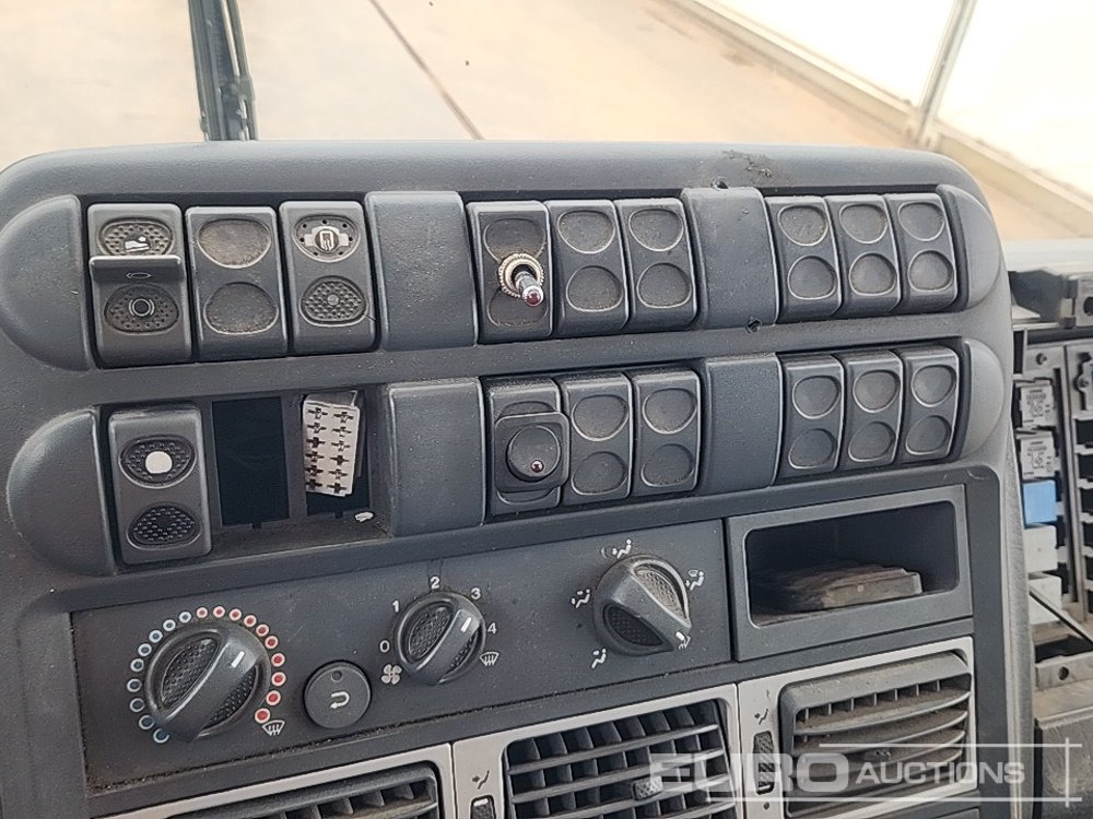 Подметально-уборочная машина Iveco Eurocargo: фото 34