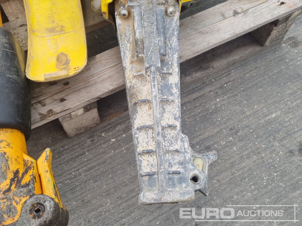 Асфальтоукладочная техника JCB Pneumatic Hand Held Breaker  (2 of), Atlas Copco Petrol Hand Held Breaker: фото 10