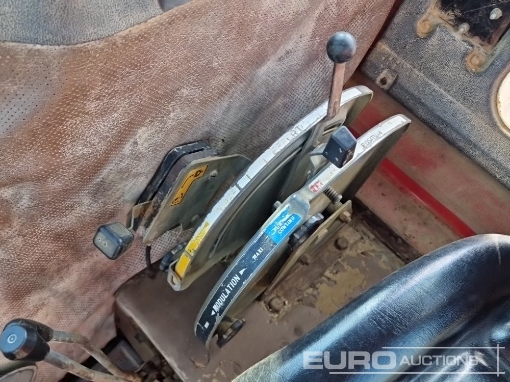 Трактор Massey Ferguson 690: фото 32
