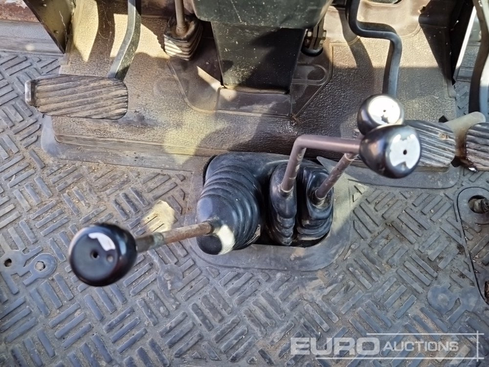 Трактор Massey Ferguson 690: фото 37