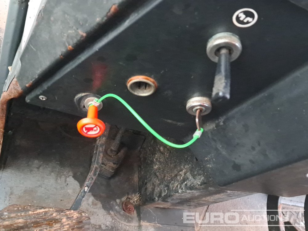 Трактор Massey Ferguson 698: фото 37