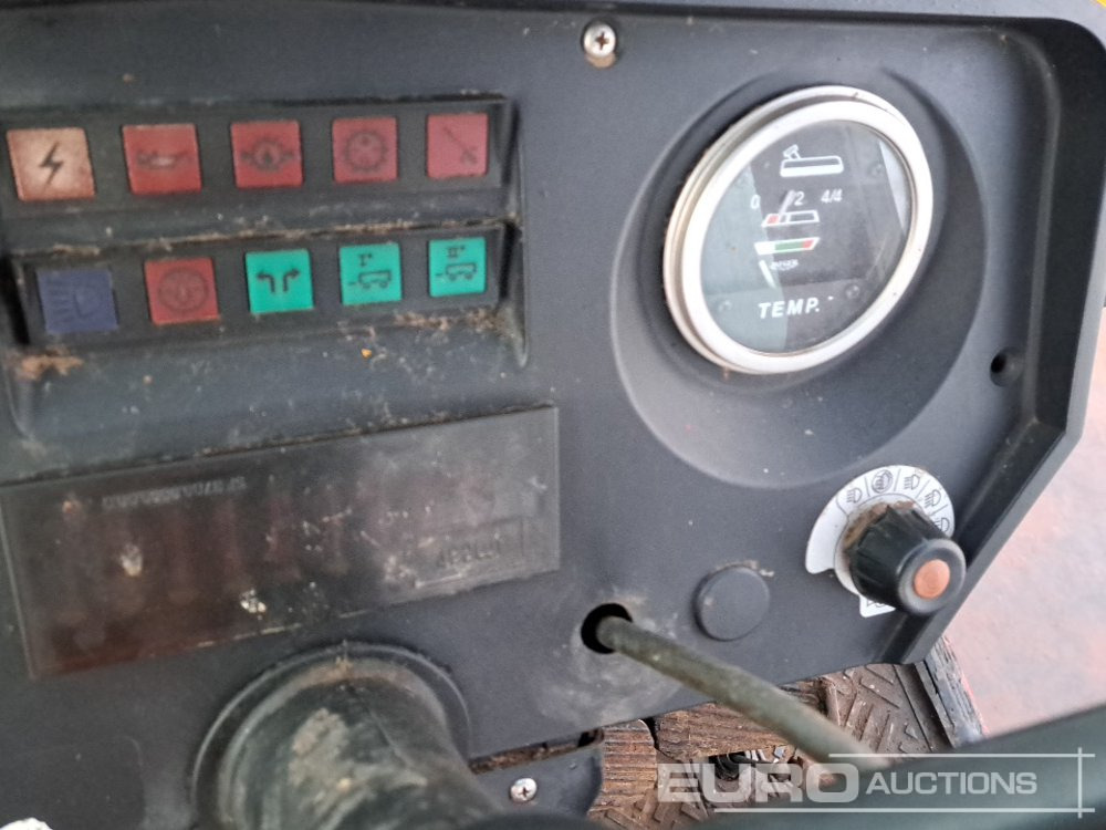 Трактор Massey Ferguson 698: фото 36