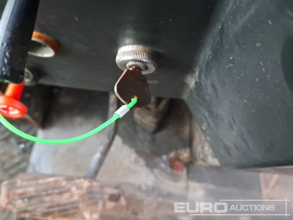 Трактор Massey Ferguson 698: фото 38