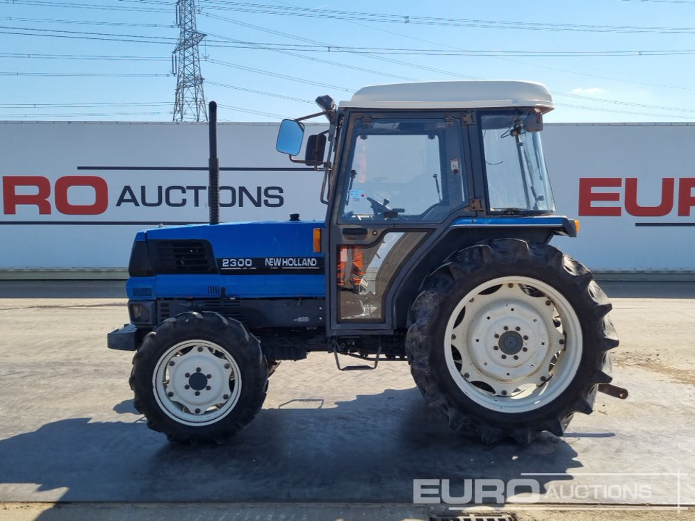 New Holland 2300 - Трактор: фото 2 New Holland 2300 - Трактор: фото 2