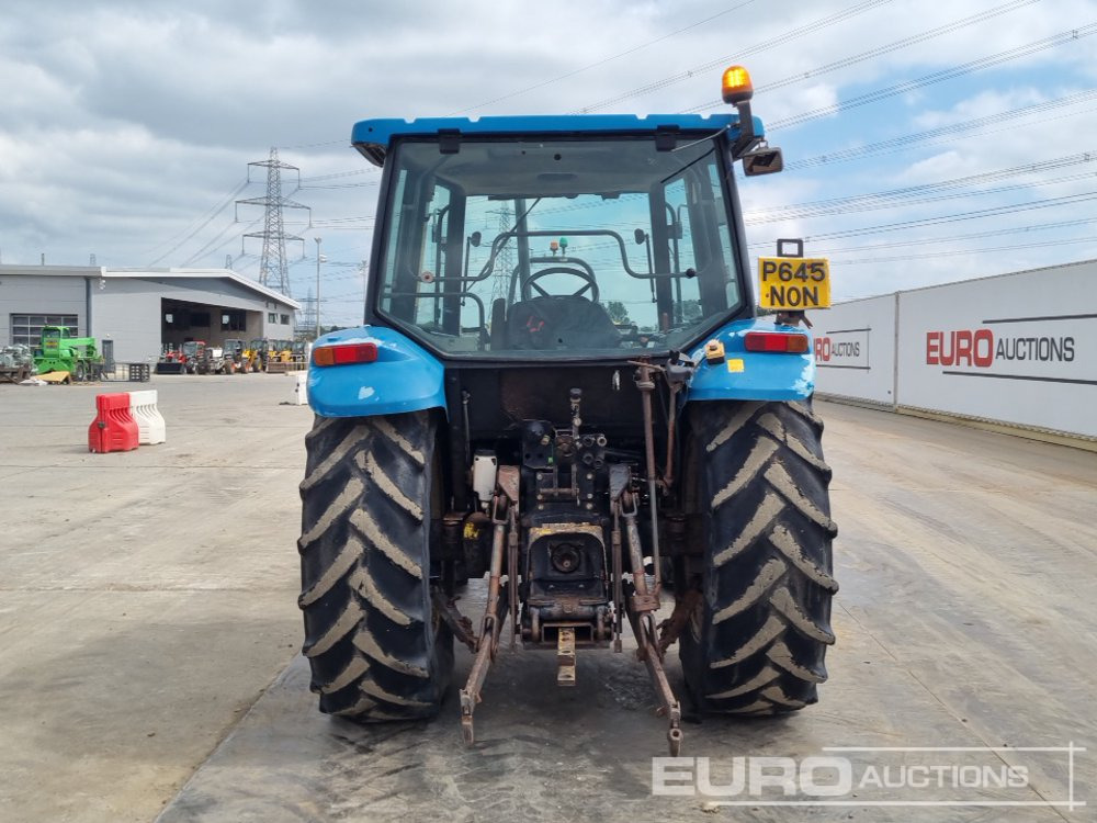 New Holland 5635 - Трактор: фото 4 New Holland 5635 - Трактор: фото 4