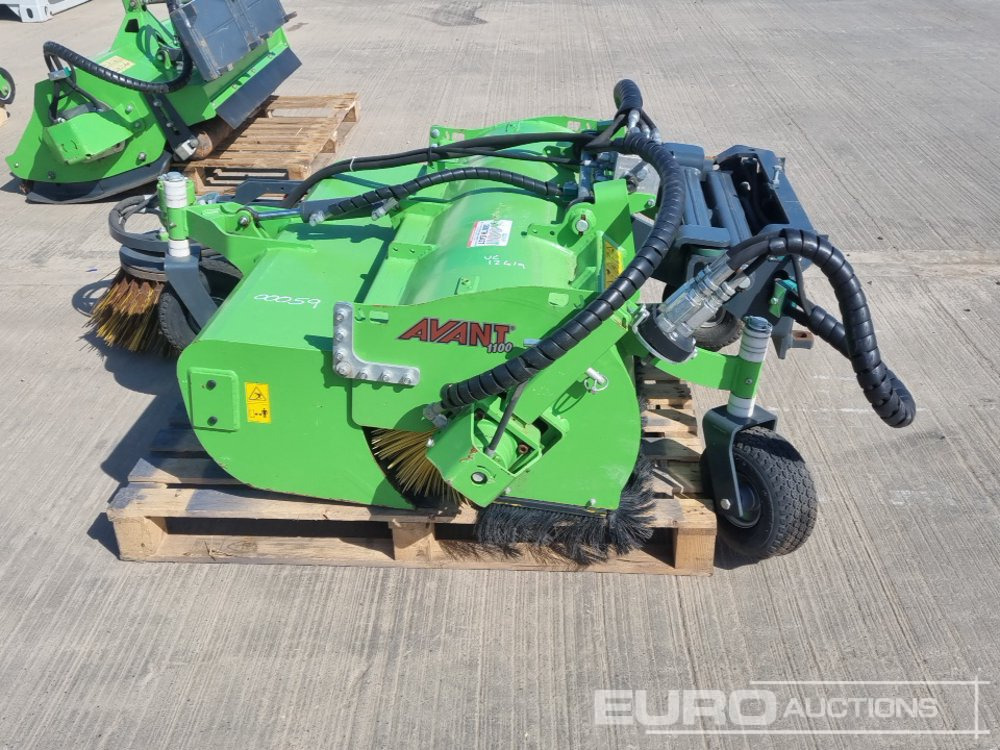 2018 Avant Hydraulic Sweeper Collector to suit Compact Wheeled Loader - Погрузочно-разгрузочная техника: фото 2 2018 Avant Hydraulic Sweeper Collector to suit Compact Wheeled Loader - Погрузочно-разгрузочная техника: фото 2