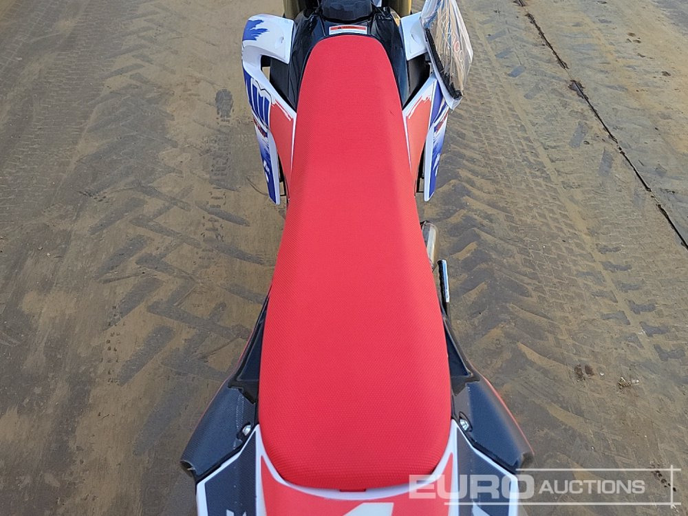 Мотоцикл Unused 2025 Apollo Storm 300cc Motorcross Bike, 21" Front, 18" Rear Tyres, Electric Start, Air Cooled, Hydraulic Suspension, Disc Brakes, Lighting Kit (UNASSEMBLED): фото 29 Мотоцикл Unused 2025 Apollo Storm 300cc Motorcross Bike, 21" Front, 18" Rear Tyres, Electric Start, Air Cooled, Hydraulic Suspension, Disc Brakes, Lighting Kit (UNASSEMBLED): фото 29