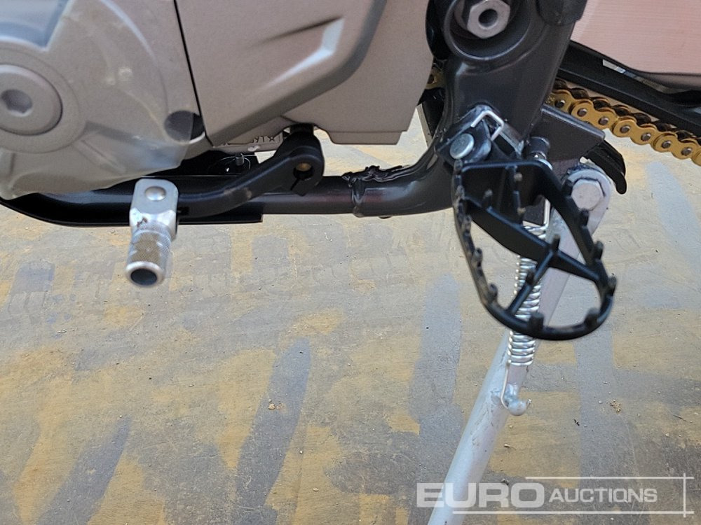 Мотоцикл Unused 2025 Apollo Storm 300cc Motorcross Bike, 21" Front, 18" Rear Tyres, Electric Start, Air Cooled, Hydraulic Suspension, Disc Brakes, Lighting Kit (UNASSEMBLED): фото 25 Мотоцикл Unused 2025 Apollo Storm 300cc Motorcross Bike, 21" Front, 18" Rear Tyres, Electric Start, Air Cooled, Hydraulic Suspension, Disc Brakes, Lighting Kit (UNASSEMBLED): фото 25