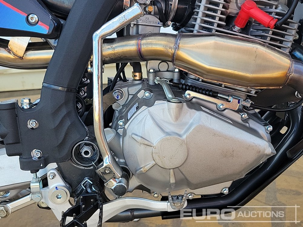 Мотоцикл Unused 2025 Apollo Storm 300cc Motorcross Bike, 21" Front, 18" Rear Tyres, Electric Start, Air Cooled, Hydraulic Suspension, Disc Brakes, Lighting Kit (UNASSEMBLED): фото 19 Мотоцикл Unused 2025 Apollo Storm 300cc Motorcross Bike, 21" Front, 18" Rear Tyres, Electric Start, Air Cooled, Hydraulic Suspension, Disc Brakes, Lighting Kit (UNASSEMBLED): фото 19