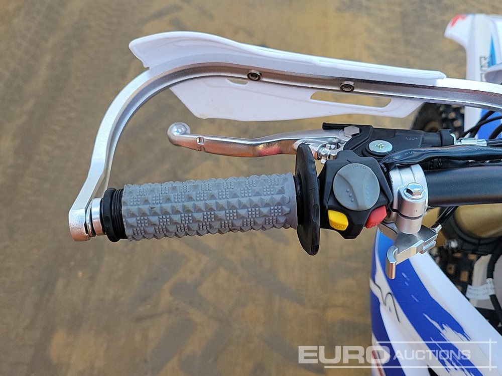 Мотоцикл Unused 2025 Apollo Storm 300cc Motorcross Bike, 21" Front, 18" Rear Tyres, Electric Start, Air Cooled, Hydraulic Suspension, Disc Brakes, Lighting Kit (UNASSEMBLED): фото 30 Мотоцикл Unused 2025 Apollo Storm 300cc Motorcross Bike, 21" Front, 18" Rear Tyres, Electric Start, Air Cooled, Hydraulic Suspension, Disc Brakes, Lighting Kit (UNASSEMBLED): фото 30