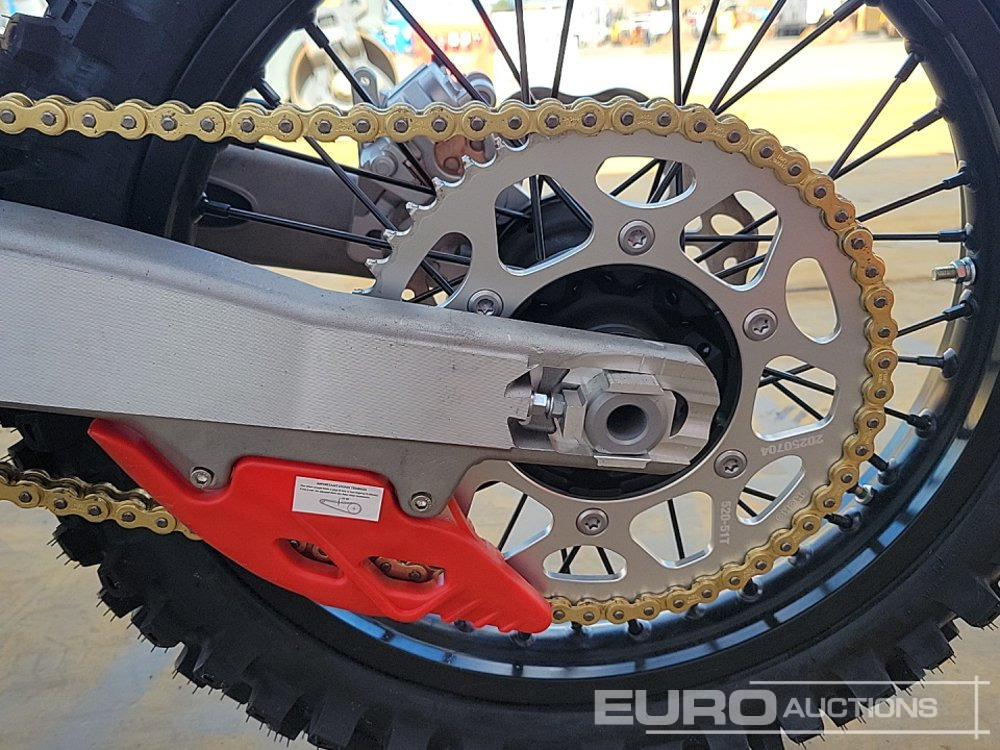 Мотоцикл Unused 2025 Apollo Storm 300cc Motorcross Bike, 21" Front, 18" Rear Tyres, Electric Start, Air Cooled, Hydraulic Suspension, Disc Brakes, Lighting Kit (UNASSEMBLED): фото 14 Мотоцикл Unused 2025 Apollo Storm 300cc Motorcross Bike, 21" Front, 18" Rear Tyres, Electric Start, Air Cooled, Hydraulic Suspension, Disc Brakes, Lighting Kit (UNASSEMBLED): фото 14