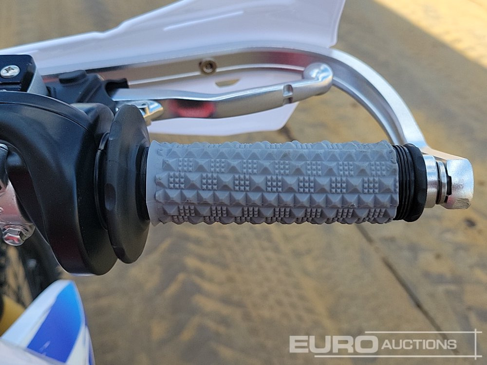 Мотоцикл Unused 2025 Apollo Storm 300cc Motorcross Bike, 21" Front, 18" Rear Tyres, Electric Start, Air Cooled, Hydraulic Suspension, Disc Brakes, Lighting Kit (UNASSEMBLED): фото 33 Мотоцикл Unused 2025 Apollo Storm 300cc Motorcross Bike, 21" Front, 18" Rear Tyres, Electric Start, Air Cooled, Hydraulic Suspension, Disc Brakes, Lighting Kit (UNASSEMBLED): фото 33