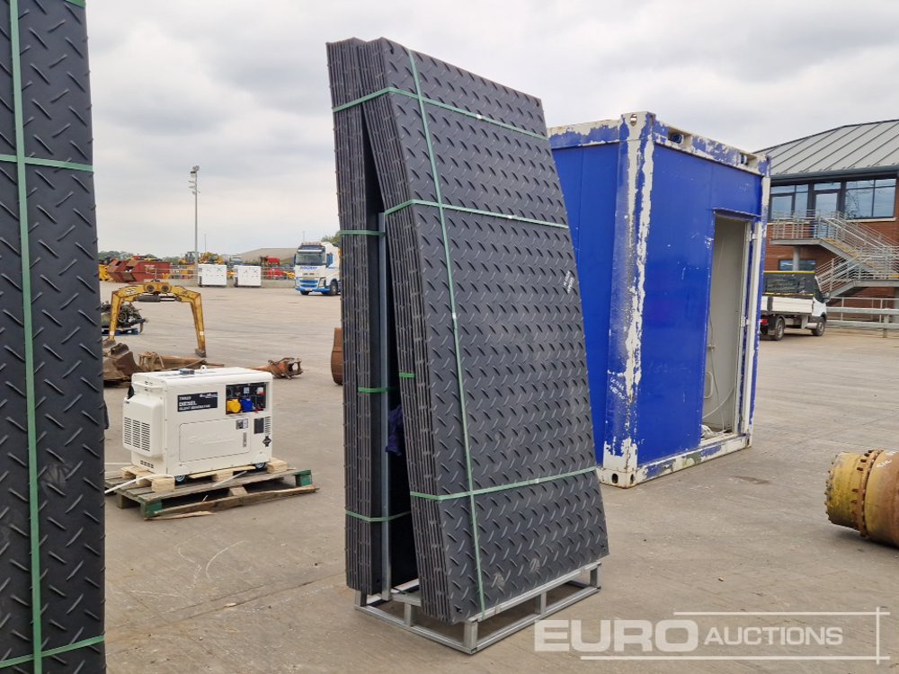 Unused 8' x 4' Plastic Ground Protection Mats (20 of) - Строительное оборудование: фото 1 Unused 8' x 4' Plastic Ground Protection Mats (20 of) - Строительное оборудование: фото 1