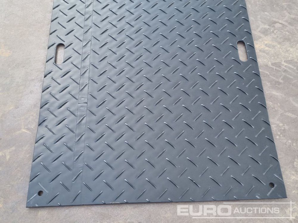 Строительное оборудование Unused 8' x 4' Plastic Ground Protection Mats (52 of), Connectors (104 of): фото 9