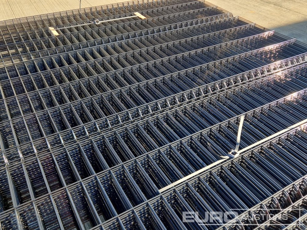 Строительное оборудование Unused Galvanised & Powder Coated Heavy Duty (5mm) Wire Mesh Fencing, 25 x H2.4m x W2.2m Panels, 26 x 60mm x 60mm x3m Posts, with Fittings (Black): фото 11 Строительное оборудование Unused Galvanised & Powder Coated Heavy Duty (5mm) Wire Mesh Fencing, 25 x H2.4m x W2.2m Panels, 26 x 60mm x 60mm x3m Posts, with Fittings (Black): фото 11
