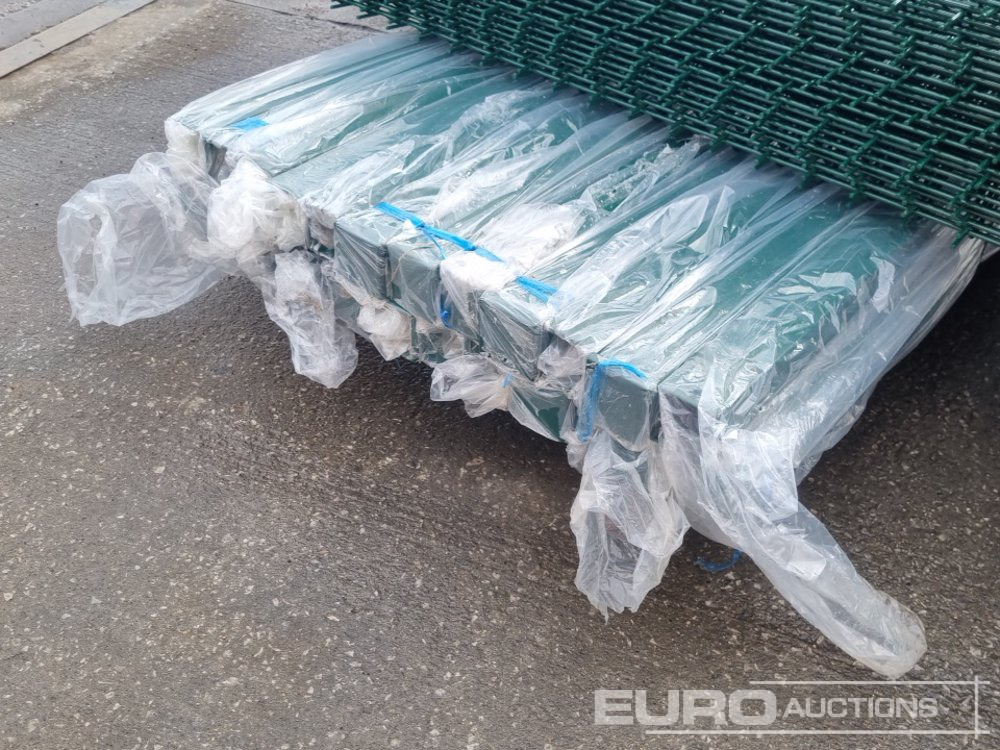 Строительное оборудование Unused Galvanised & Powder Coated Heavy Duty (5mm) Wire Mesh Fencing, 25 x H2.4m x W2.2m Panels, 26 x 60mm x 60mm x3m Posts, with Fittings (Green): фото 21
