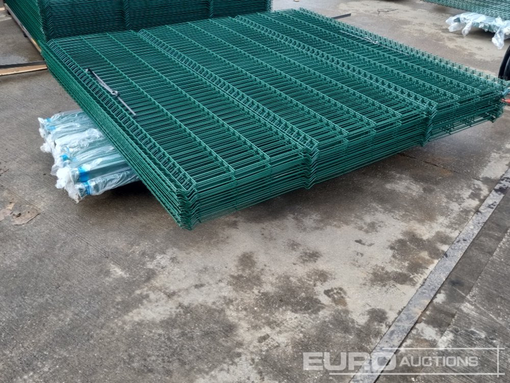 Строительное оборудование Unused Galvanised & Powder Coated Heavy Duty (5mm) Wire Mesh Fencing, 25 x H2.4m x W2.2m Panels, 26 x 60mm x 60mm x3m Posts, with Fittings (Green): фото 12