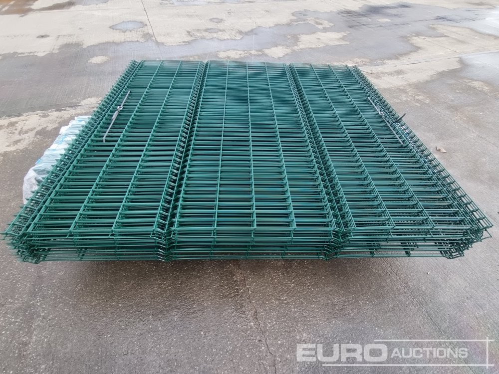 Строительное оборудование Unused Galvanised & Powder Coated Heavy Duty (5mm) Wire Mesh Fencing, 25 x H2.4m x W2.2m Panels, 26 x 60mm x 60mm x3m Posts, with Fittings (Green): фото 17
