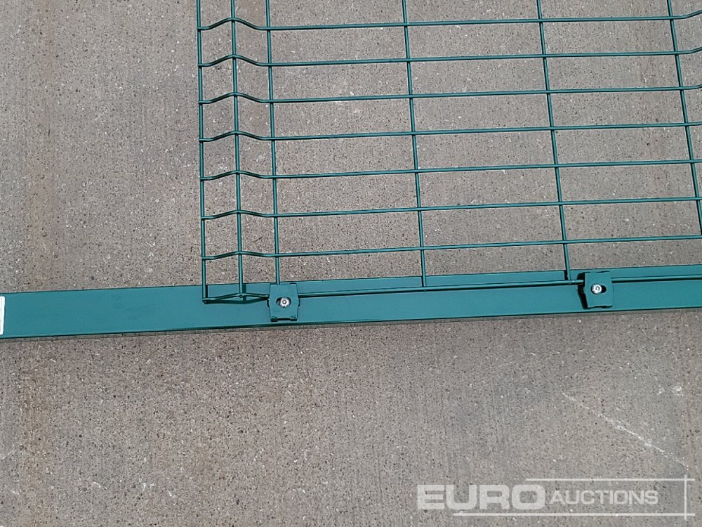 Строительное оборудование Unused Galvanised & Powder Coated Heavy Duty (5mm) Wire Mesh Fencing, 25 x H2.4m x W2.2m Panels, 26 x 60mm x 60mm x3m Posts, with Fittings (Green): фото 7