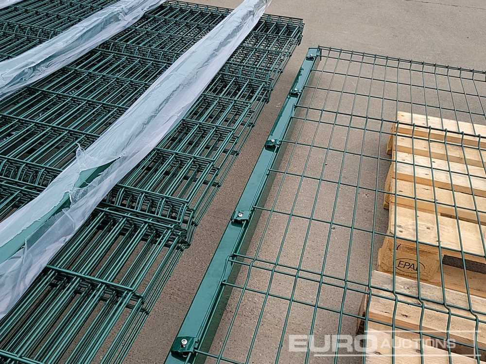 Строительное оборудование Unused Galvanised & Powder Coated Heavy Duty (5mm) Wire Mesh Fencing, 25 x H2.4m x W2.2m Panels, 26 x 60mm x 60mm x3m Posts, with Fittings (Green): фото 9