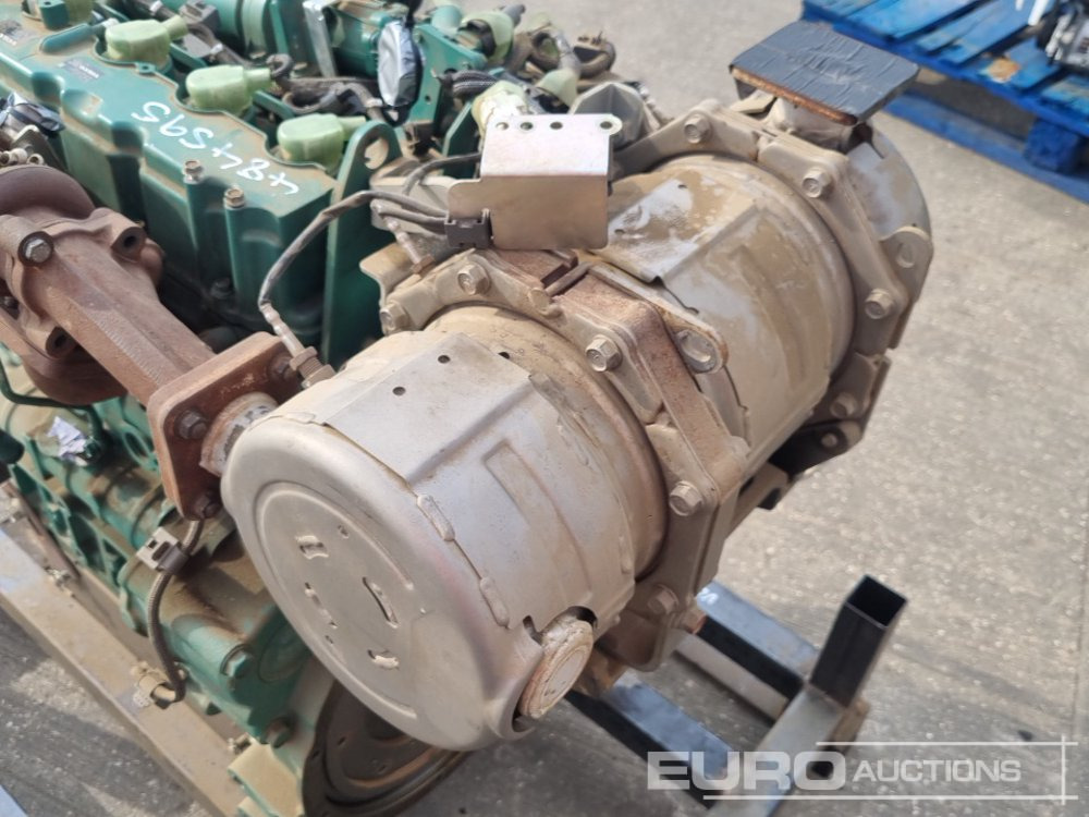 Двигатель Volvo 4 Cylinder Engine: фото 15