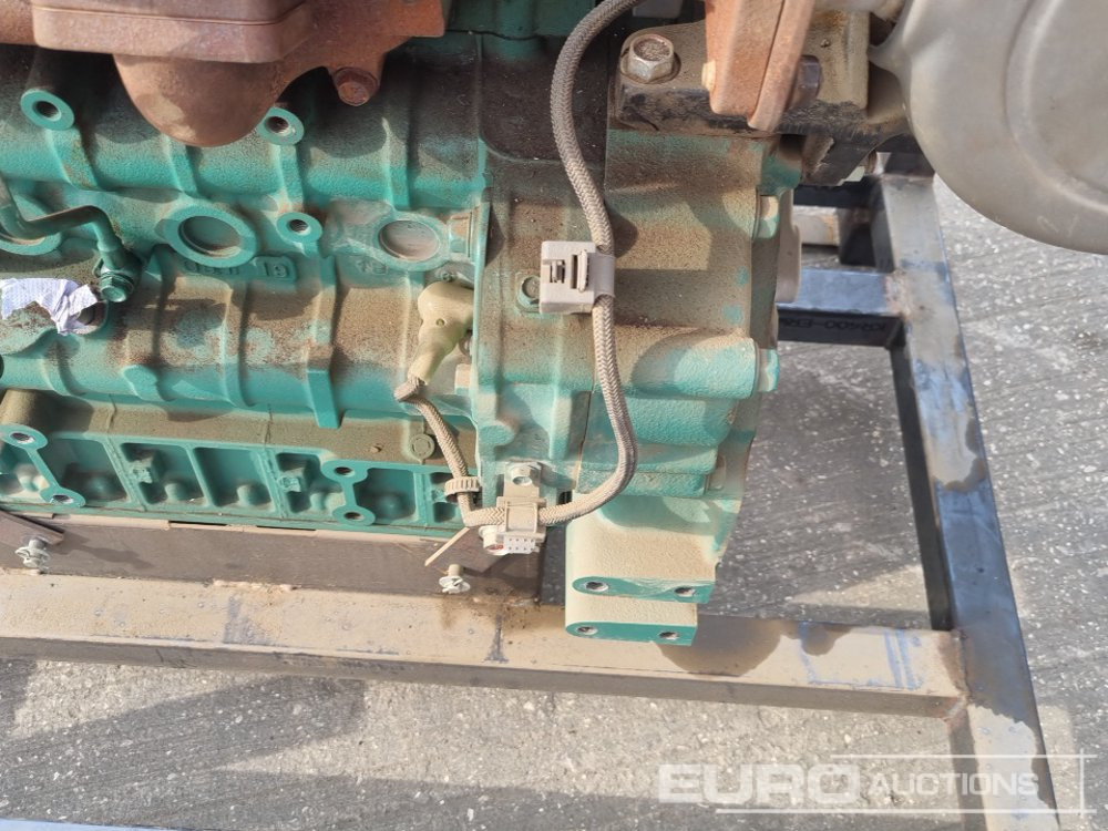 Двигатель Volvo 4 Cylinder Engine: фото 14