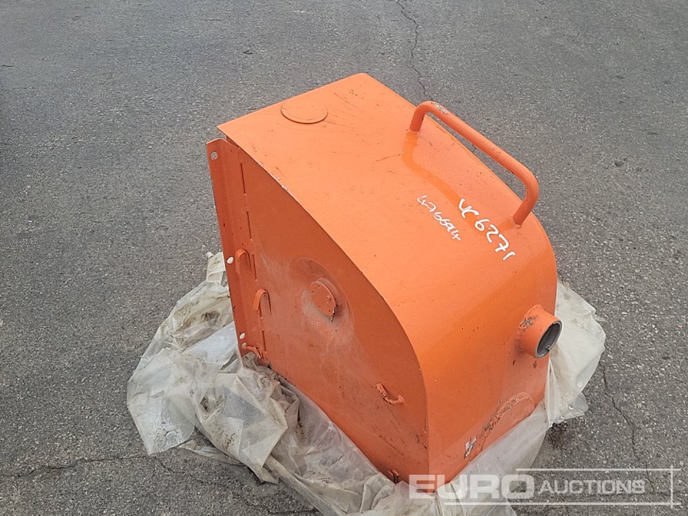 Fuel Tank to suit Excavator - Запчасти: фото 3 Fuel Tank to suit Excavator - Запчасти: фото 3