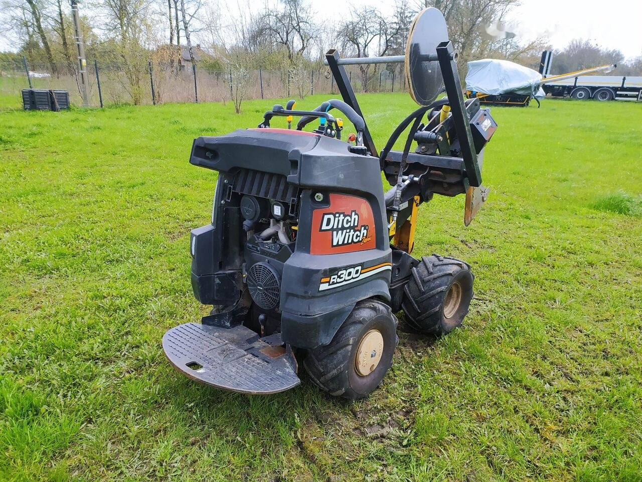 Ditch-Witch Zahn R300 - Траншеекопатель: фото 4 Ditch-Witch Zahn R300 - Траншеекопатель: фото 4
