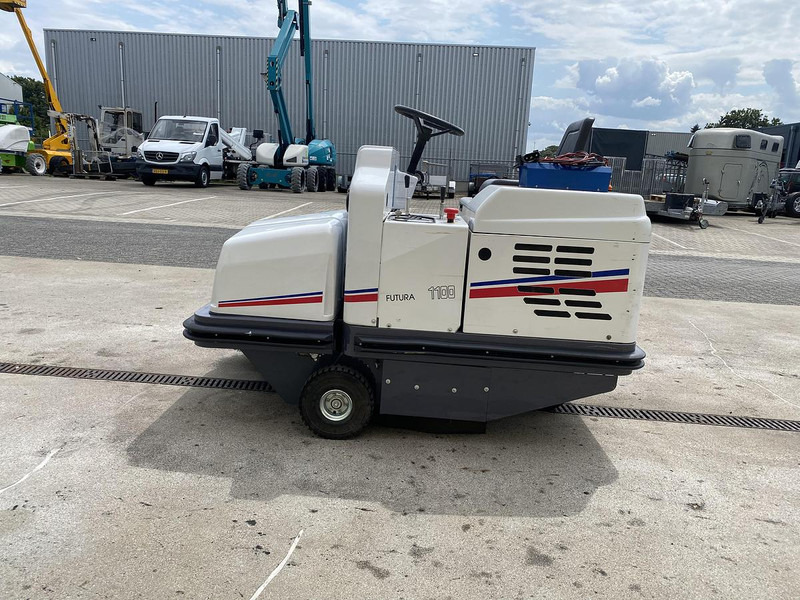 Dulevo 1100 EH, Veegmachine, Hoogkieper - Подметально-уборочная машина: фото 5 Dulevo 1100 EH, Veegmachine, Hoogkieper - Подметально-уборочная машина: фото 5