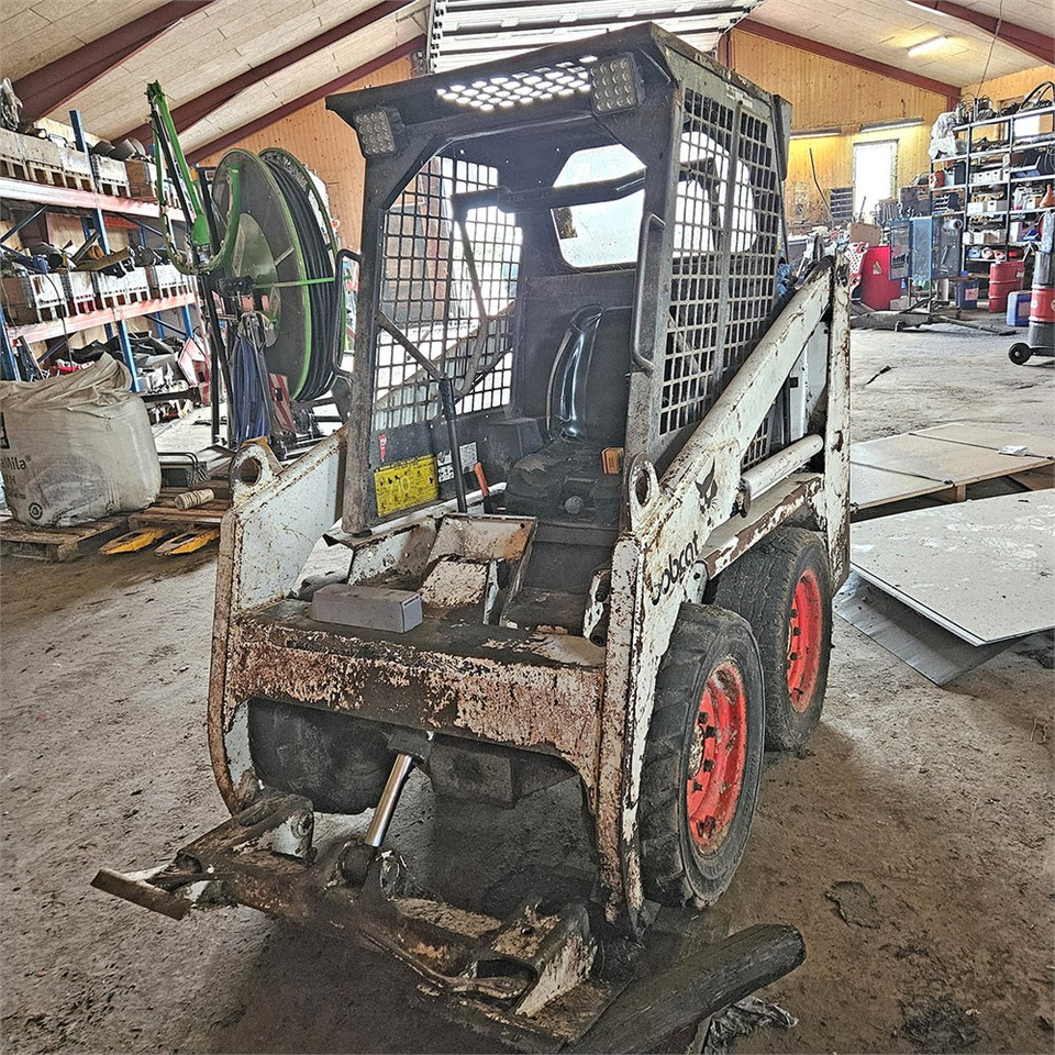 Bobcat 543 - Мини-погрузчик с бортовым поворотом: фото 2 Bobcat 543 - Мини-погрузчик с бортовым поворотом: фото 2
