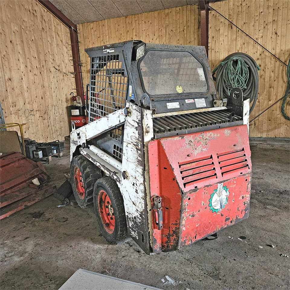 Bobcat 543 - Мини-погрузчик с бортовым поворотом: фото 3 Bobcat 543 - Мини-погрузчик с бортовым поворотом: фото 3