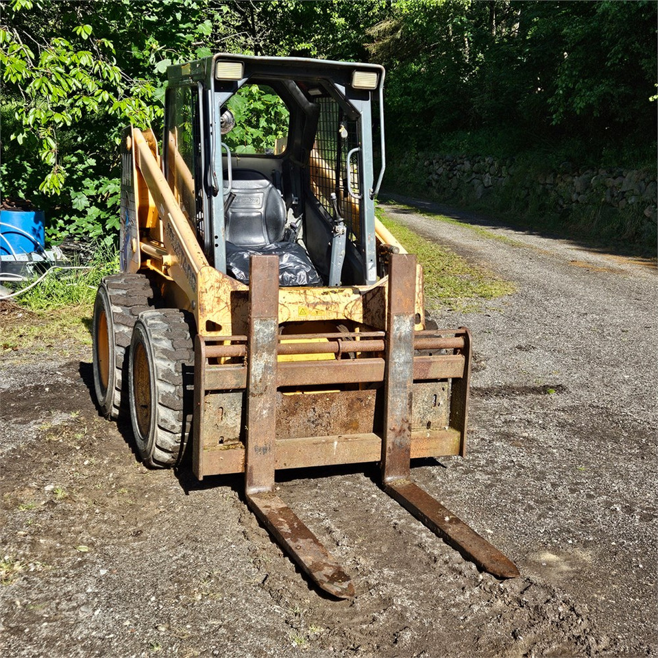 Мини-погрузчик с бортовым поворотом Bobcat Mustang 2044: фото 7