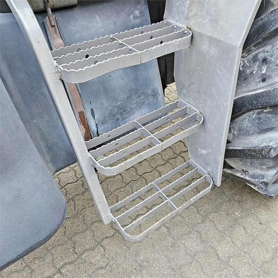 Трактор Claas Ares 697: фото 41