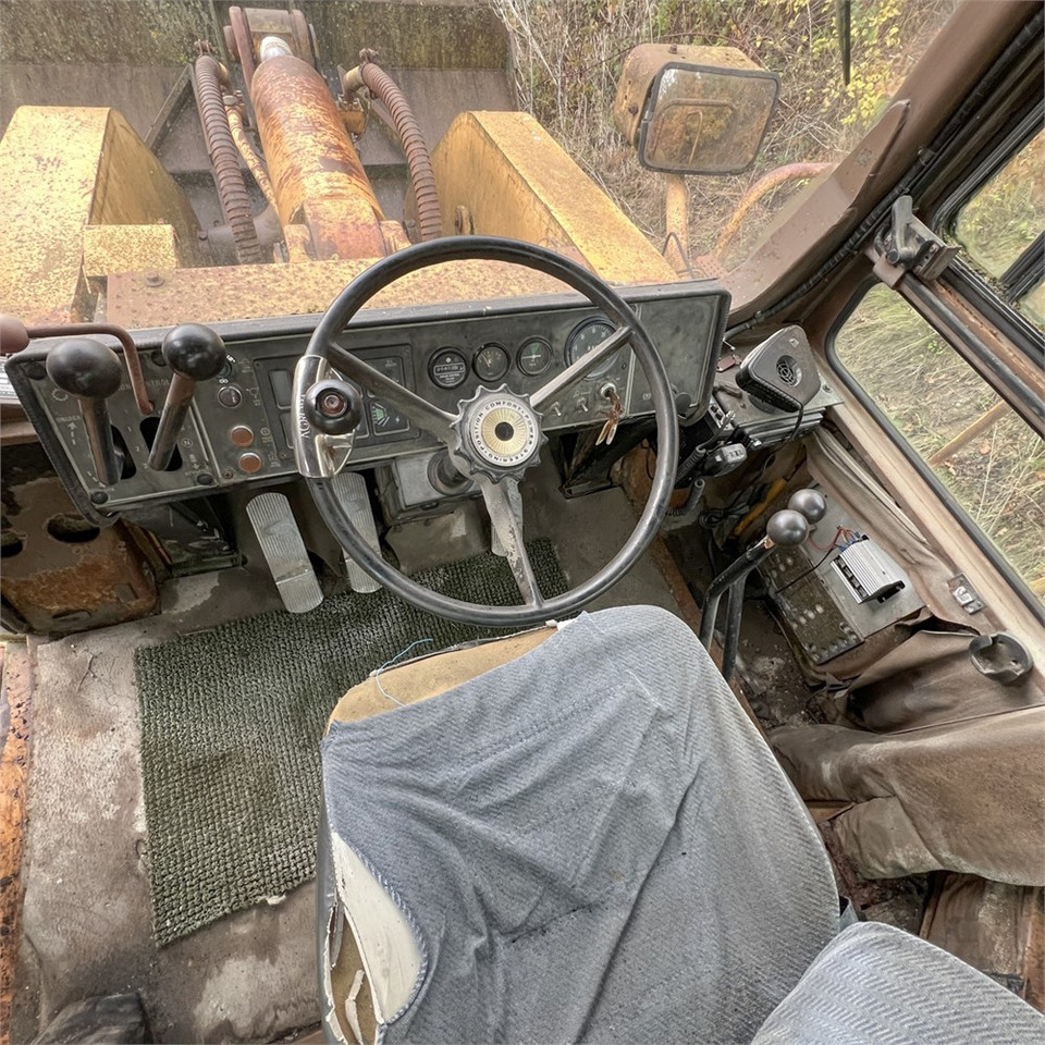 Колёсный погрузчик Dresser 560 B: фото 19